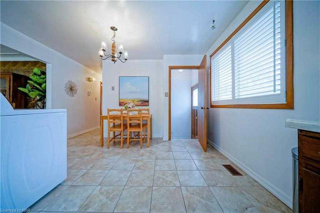5 Prince Philip Dr, House detached with 3 bedrooms, 2 bathrooms and 4 parking in St. Catharines ON | Image 6