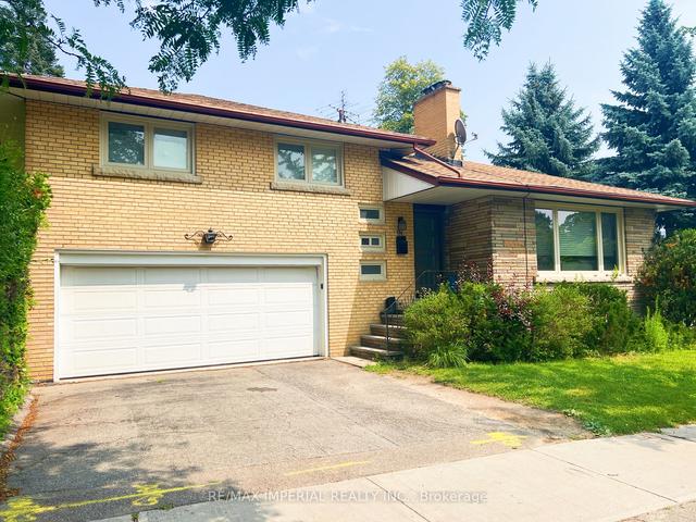 93 Bonnyview Dr, House detached with 3 bedrooms, 3 bathrooms and 4 parking in Toronto ON | Image 6
