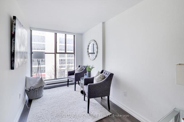 711 - 65 Scadding Ave, Condo with 2 bedrooms, 1 bathrooms and 1 parking in Toronto ON | Image 4