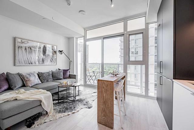 1402 - 33 Helendale Ave, Condo with 1 bedrooms, 1 bathrooms and 0 parking in Toronto ON | Image 19