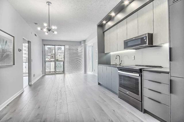 610 - 435 Richmond St W, Condo with 2 bedrooms, 2 bathrooms and 1 parking in Toronto ON | Image 2
