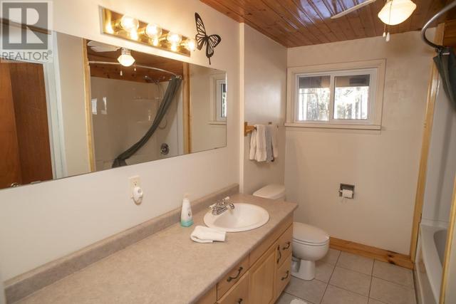 2135 Riverdale Road W, House detached with 5 bedrooms, 3 bathrooms and null parking in Thunder Bay ON | Image 35