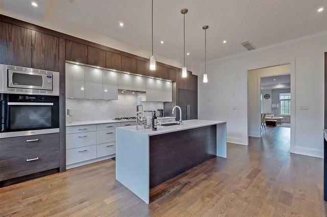 2460b Bayview Ave, House attached with 3 bedrooms, 5 bathrooms and 2 parking in Toronto ON | Image 28