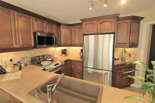5400 Kindos St, House detached with 3 bedrooms, 3 bathrooms and 4 parking in Burlington ON | Image 4