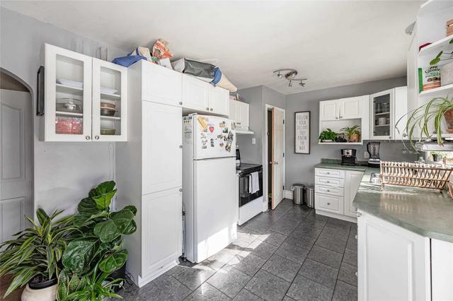 608 Woolwich St, House detached with 3 bedrooms, 2 bathrooms and 5 parking in Guelph ON | Image 3