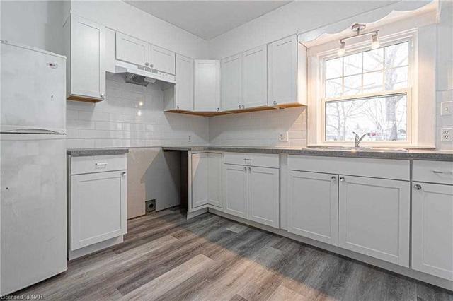 48 St. Patrick St, House detached with 2 bedrooms, 1 bathrooms and 1 parking in St. Catharines ON | Image 5