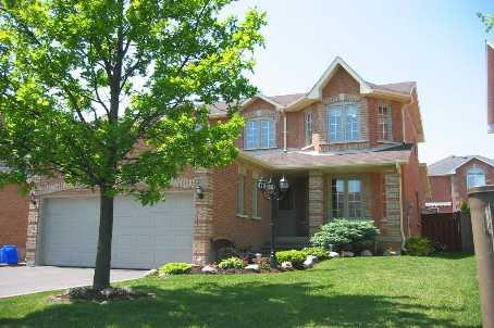 8 Troutbeck Cres, House detached with 3 bedrooms, 3 bathrooms and 4 parking in Brampton ON | Image 1