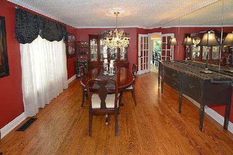 3655 Loyalist Dr, House detached with 4 bedrooms, 3 bathrooms and 2 parking in Mississauga ON | Image 2