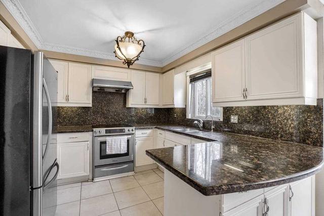 31 Rosegarden Dr, House detached with 4 bedrooms, 4 bathrooms and 20 parking in Brampton ON | Image 4