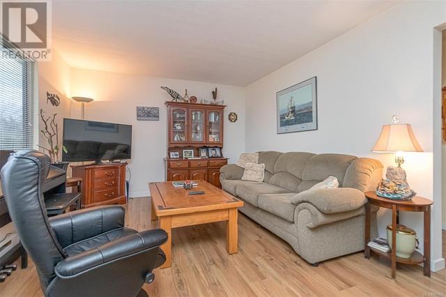 5580 Island Hwy W, House detached with 2 bedrooms, 1 bathrooms and 4 parking in Nanaimo H BC | Image 7