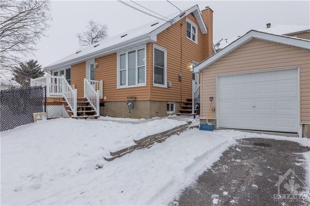 597 Lalonde Street, House detached with 3 bedrooms, 1 bathrooms and 4 parking in Clarence Rockland ON | Image 2