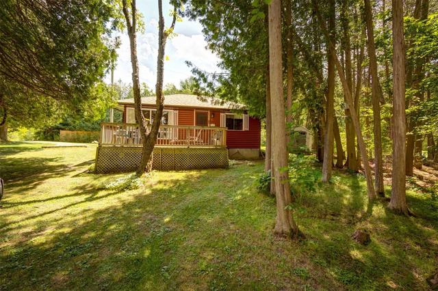 1650 Stenner Rd, House detached with 2 bedrooms, 1 bathrooms and 17 parking in Douro Dummer ON | Image 2