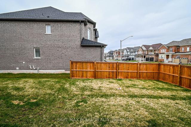 9201 Griffon St, House attached with 3 bedrooms, 3 bathrooms and 4 parking in Niagara Falls ON | Image 32