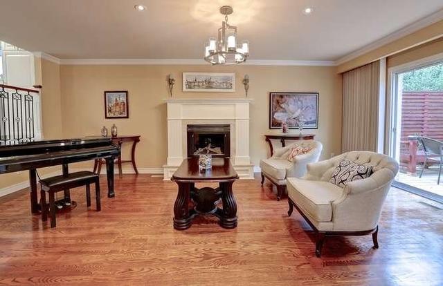 2469 Glamworth Cres, House semidetached with 4 bedrooms, 2 bathrooms and 3 parking in Mississauga ON | Image 11