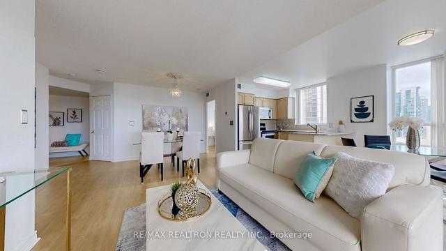 2505 - 23 Hollywood Ave, Condo with 2 bedrooms, 2 bathrooms and 1 parking in Toronto ON | Image 4
