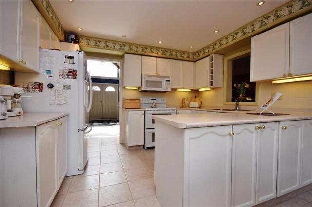 874 Grandview St N, House detached with 4 bedrooms, 4 bathrooms and 4 parking in Oshawa ON | Image 4
