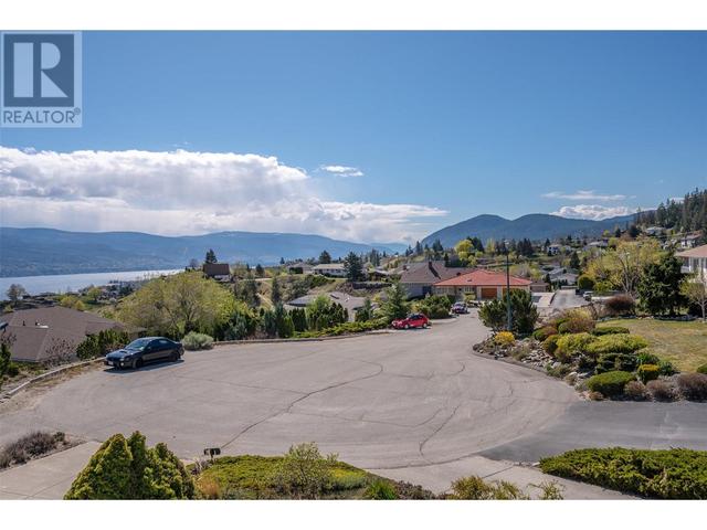 6408 Harrison Heights, House detached with 4 bedrooms, 3 bathrooms and 2 parking in Summerland BC | Image 2