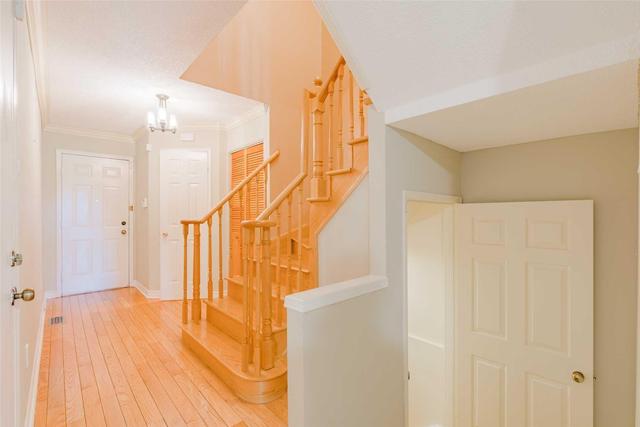 26 - 4605 Donegal Dr, Townhouse with 3 bedrooms, 3 bathrooms and 1 parking in Mississauga ON | Image 3