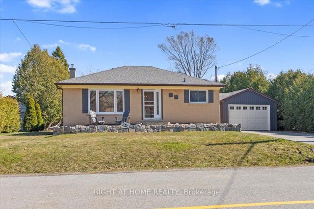 19 Torian Ave, House detached with 3 bedrooms, 2 bathrooms and 3 parking in Whitby ON | Image 1