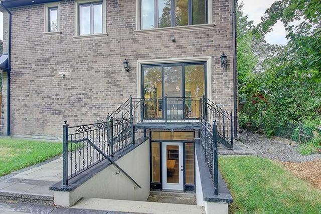 35 Todd Rd, House detached with 4 bedrooms, 5 bathrooms and 4 parking in Toronto ON | Image 25