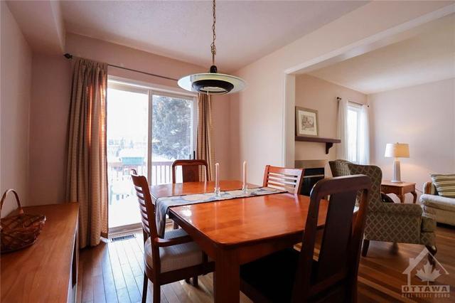 80 Newport Crescent, Townhouse with 3 bedrooms, 2 bathrooms and 3 parking in Ottawa ON | Image 10