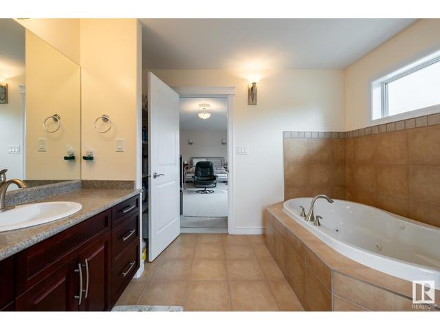 11115 72 Av Nw, House detached with 3 bedrooms, 3 bathrooms and 6 parking in Edmonton AB | Image 25