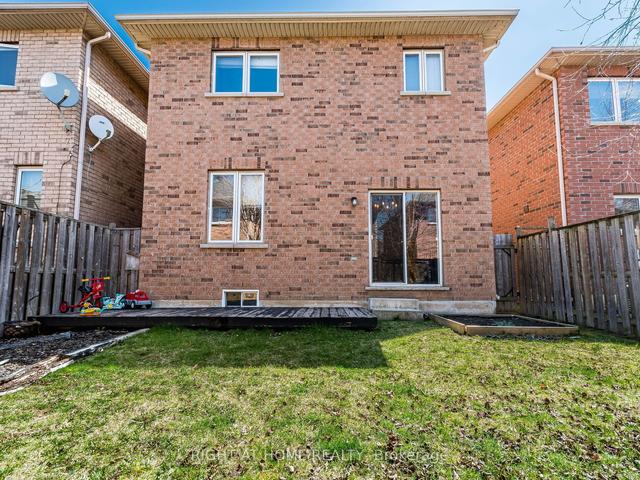 23 Glendarling Cres, House detached with 4 bedrooms, 3 bathrooms and 3 parking in Hamilton ON | Image 33