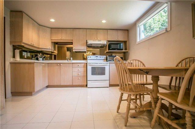 2892 Oslo Cres, House detached with 3 bedrooms, 3 bathrooms and 2 parking in Mississauga ON | Image 16