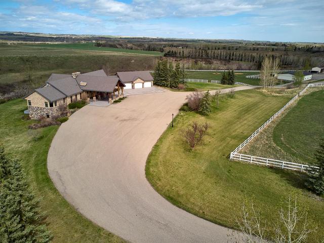 370063 Highway 547, House detached with 8 bedrooms, 9 bathrooms and 20 parking in Foothills County AB | Image 2