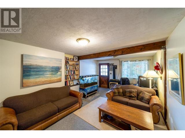 17130 Coral Beach Road, House detached with 3 bedrooms, 2 bathrooms and 3 parking in Lake Country BC | Image 30