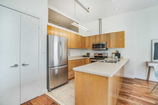 402 - 700 King St W, Condo with 2 bedrooms, 2 bathrooms and 1 parking in Toronto ON | Image 6