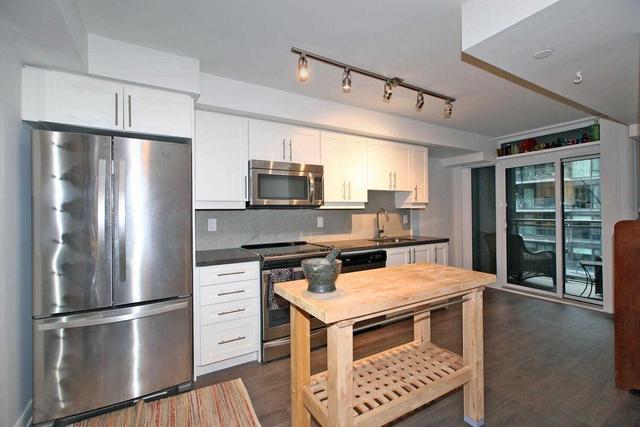 1235 - 525 Adelaide St W, Condo with 1 bedrooms, 1 bathrooms and 1 parking in Toronto ON | Image 3