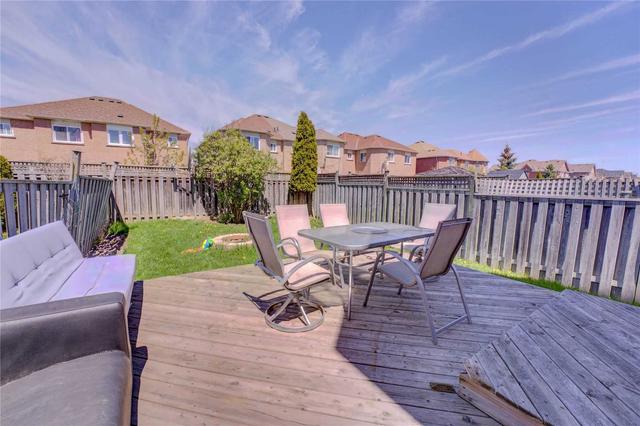 3893 Manatee Way, House semidetached with 3 bedrooms, 4 bathrooms and 4 parking in Mississauga ON | Image 17