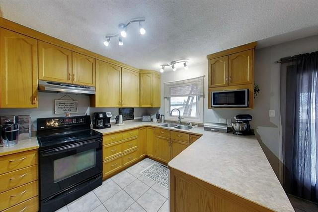 5157 10 Avenue, House detached with 4 bedrooms, 2 bathrooms and 3 parking in Edson AB | Image 2