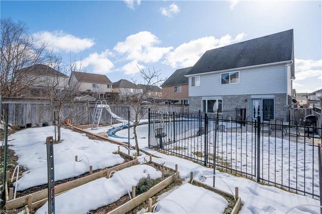 512 Amelia Court, House detached with 4 bedrooms, 2 bathrooms and 5 parking in Kitchener ON | Image 43