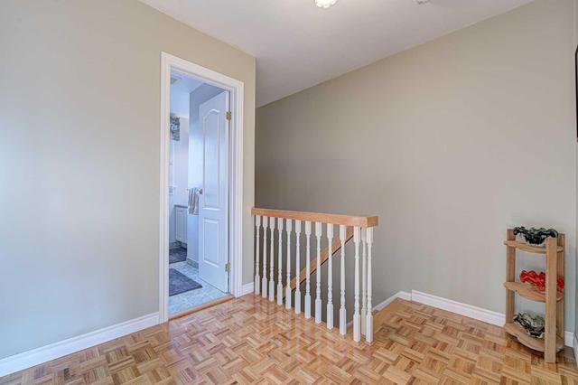 198 Baronwood Crt, Townhouse with 3 bedrooms, 2 bathrooms and 2 parking in Brampton ON | Image 11