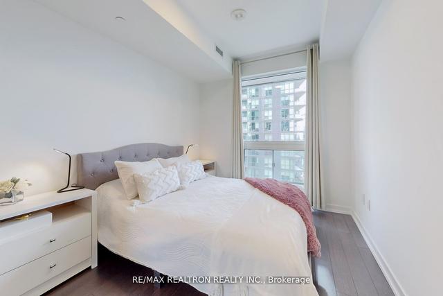 2508 - 39 Roehampton Ave, Condo with 2 bedrooms, 2 bathrooms and 0 parking in Toronto ON | Image 11