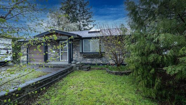 20225 Lorne Avenue, House detached with 3 bedrooms, 2 bathrooms and null parking in Maple Ridge BC | Card Image