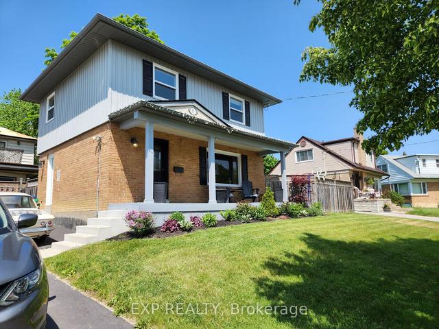 17 Avonmore St, House detached with 3 bedrooms, 2 bathrooms and 4 parking in Brampton ON | Image 5