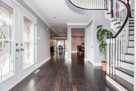 4314 Mayflower Dr, House detached with 3 bedrooms, 4 bathrooms and 2 parking in Mississauga ON | Image 2
