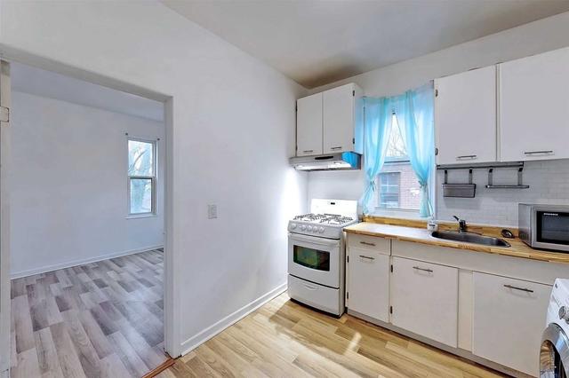 upper - 370 Delaware Ave, House semidetached with 2 bedrooms, 1 bathrooms and 0 parking in Toronto ON | Image 19