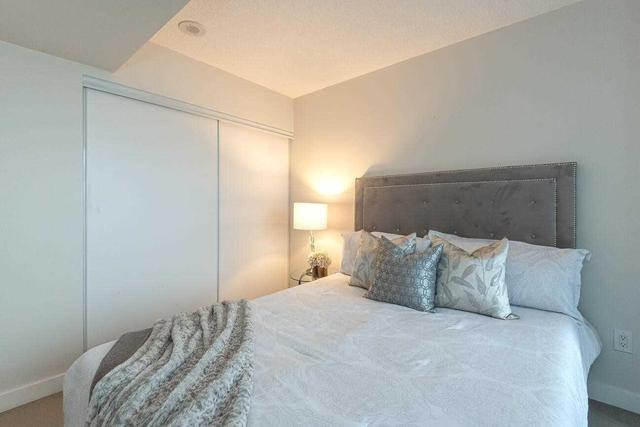 707 - 29 Singer Crt, Condo with 1 bedrooms, 1 bathrooms and 1 parking in Toronto ON | Image 4