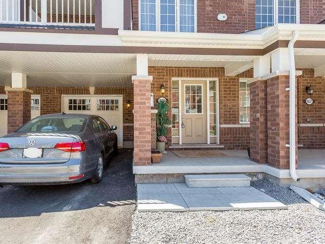 03 - 1625 Leblanc Court Crt W, House attached with 3 bedrooms, 3 bathrooms and 2 parking in Milton ON | Image 2