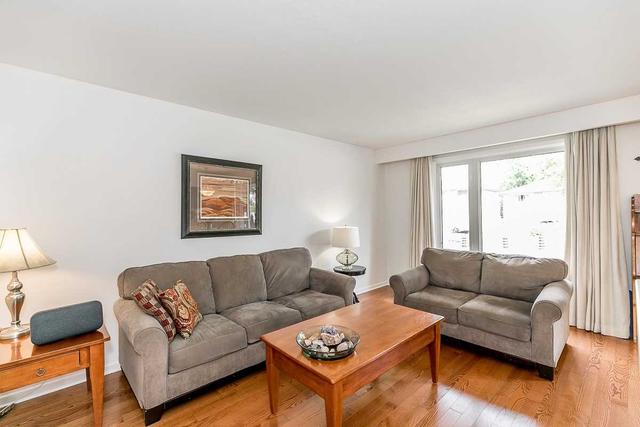 225 Rose St, House detached with 3 bedrooms, 2 bathrooms and 3 parking in Barrie ON | Image 5