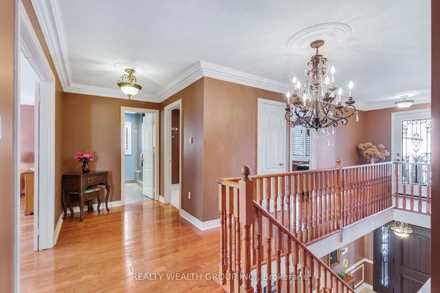 105 Red River Cres, House detached with 4 bedrooms, 4 bathrooms and 7 parking in Newmarket ON | Image 18