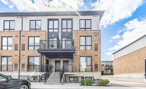 201 - 1204 Main St E, Townhouse with 2 bedrooms, 3 bathrooms and 1 parking in Milton ON | Card Image