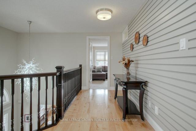 52 Winifred St, House detached with 4 bedrooms, 3 bathrooms and 9 parking in Kitchener ON | Image 3