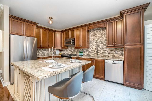 45 Umbria Cres, House detached with 4 bedrooms, 3 bathrooms and 4 parking in Vaughan ON | Image 19