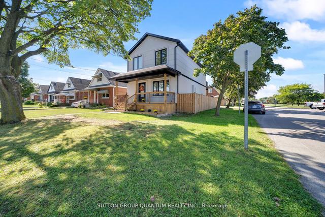 50 Bell Ave, House detached with 5 bedrooms, 4 bathrooms and 4 parking in Hamilton ON | Image 12
