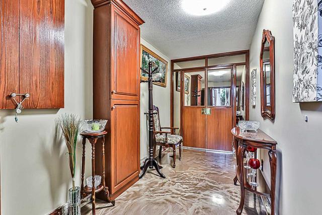 toronto - 50 Kirknewton Rd, House detached with 3 bedrooms, 2 bathrooms and 3 parking in Toronto ON | Image 22